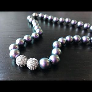 elegant pearl necklace